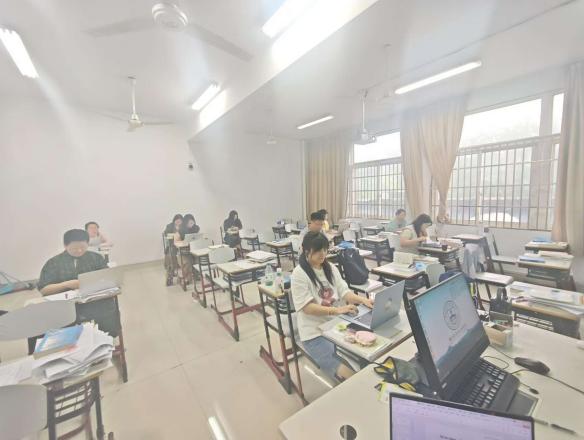 着力青年师资培育，借力AI赋能...
