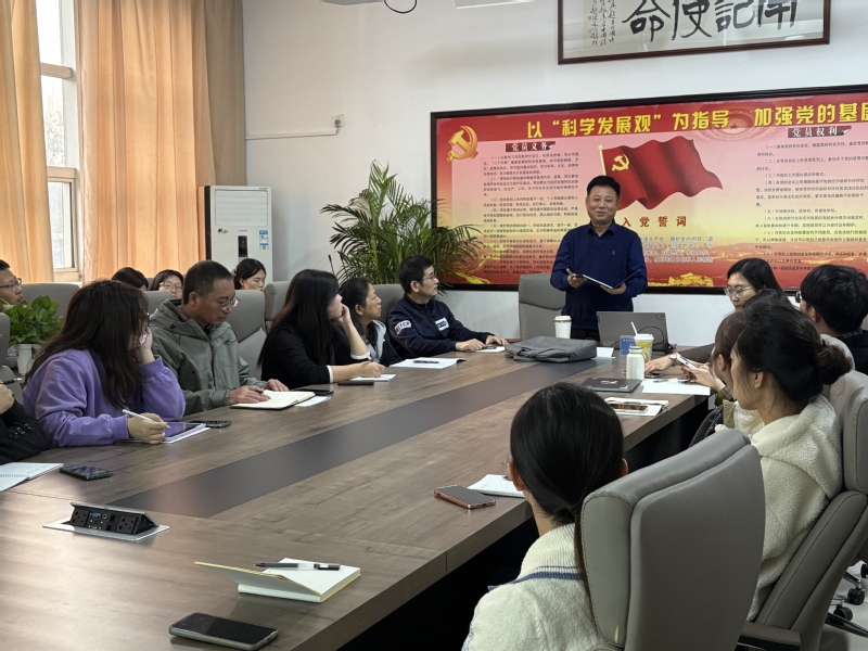 王平教授莅临应用外语学院开展学...